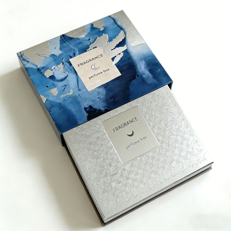 高級フレグランスパッケージ用のシルク箔押しと350gsm FSC認証紙ボード付きカスタムロゴ香水ギフトボックス