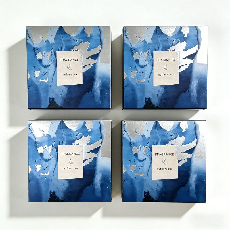 高級フレグランスパッケージ用のシルク箔押しと350gsm FSC認証紙ボード付きカスタムロゴ香水ギフトボックス